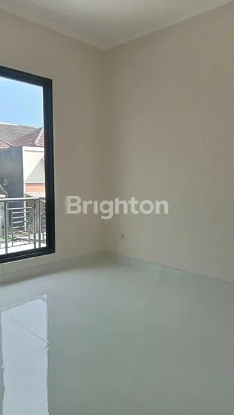 image JUAL RUMAH CANTIK DI KOTA WISATA, SIAP HUNI,  SUDAH RENOV , LANTAI  GRANIT, JENDELA ALMINIUM (4)