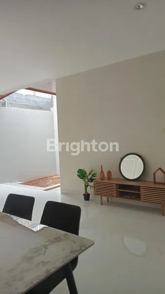 image JUAL RUMAH CANTIK DI KOTA WISATA, SIAP HUNI,  SUDAH RENOV , LANTAI  GRANIT, JENDELA ALMINIUM (7)