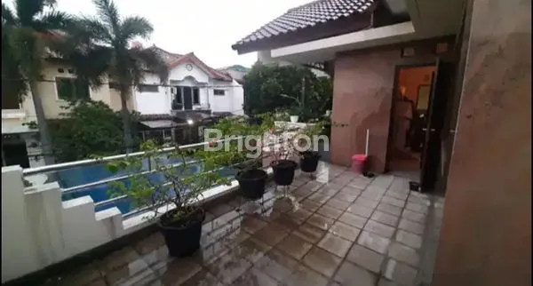 image RUMAH MEWAH 2 LANTAI KEMANGGISAN  (6)