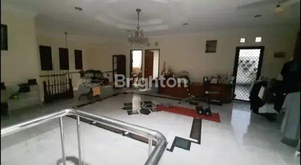 image RUMAH MEWAH 2 LANTAI KEMANGGISAN  (5)