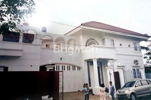 image RUMAH MEWAH MURAH HOEK 427 M2 CITRAN GRAN CIBUBUR BEKASI (8)