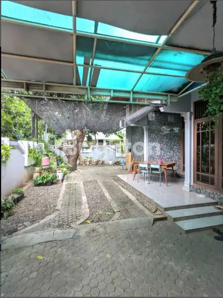 image RUMAH LUAS STRATEGIS TAMAN MERUYA ILIR JAKARTA BARAT (2)