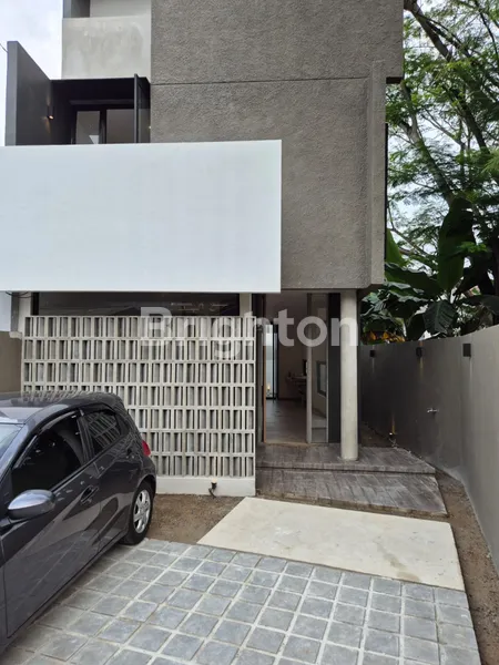 image RUMAH 2 LANTAI BINTARO TANGERANG SELATAN MEWAH KUALITAS PREMIUM BEBAS BANJIR LOKASI STRATEGIS (4)