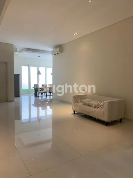 image RUMAH MEWAH DENGAN PERABOTAN LENGKAP HIGH GRADE DI JEMURSARI TIMUR, SURABAYA (6)