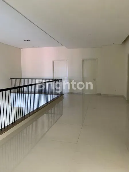 image RUMAH MEWAH DENGAN PERABOTAN LENGKAP HIGH GRADE DI JEMURSARI TIMUR, SURABAYA (5)