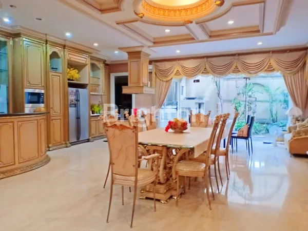 image RUMAH CLASSIC MODERN DI BOULEVARD ARAYA SURABAYA MURAH DI BAWAH PASAR (7)