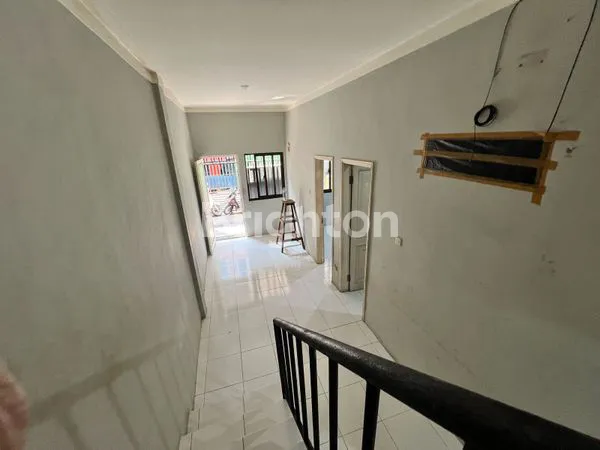 image RUMAH 2 LANTAI SIAP HUNI JELAMBAR (4)