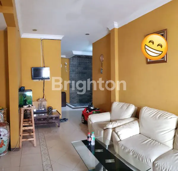 image RUMAH 2,5 LANTAI SIAP HUNI + KIOS PONDOK PEKAYON INDAH, SHM (3)