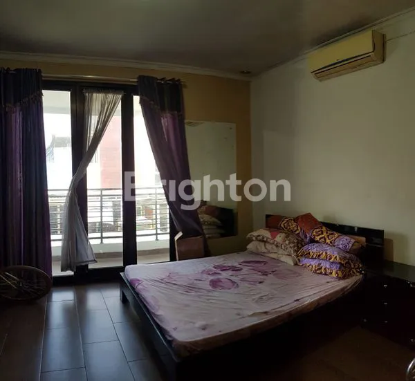 image RUMAH 2,5 LANTAI SIAP HUNI + KIOS PONDOK PEKAYON INDAH, SHM (8)