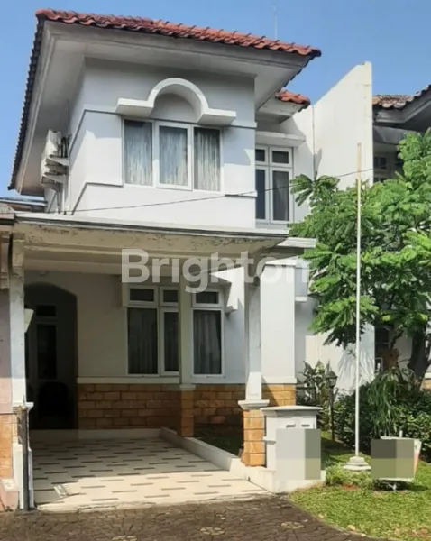 image RUMAH CANTIK 2 LANTAI DI LEGENDA BONUS KOLAM IKAN DI TENGAH RUMAH (1)