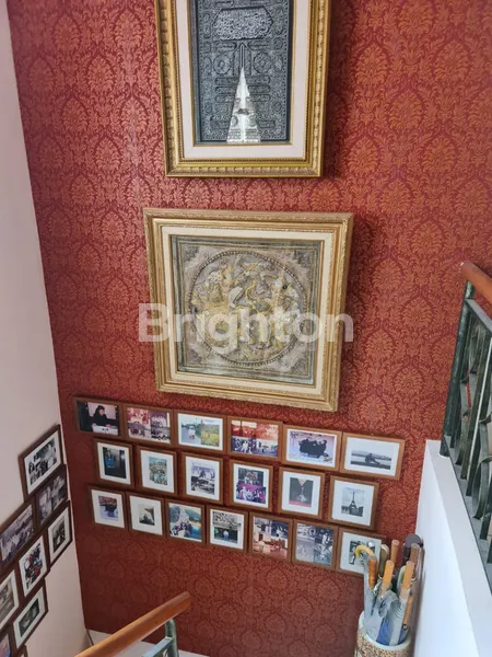 image RUMAH CANTIK 2 LANTAI DI LEGENDA BONUS KOLAM IKAN DI TENGAH RUMAH (8)