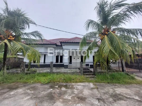 RUMAH CANTIK DISEWAKAN DI PERUM DAKSA BALIKPAPAN