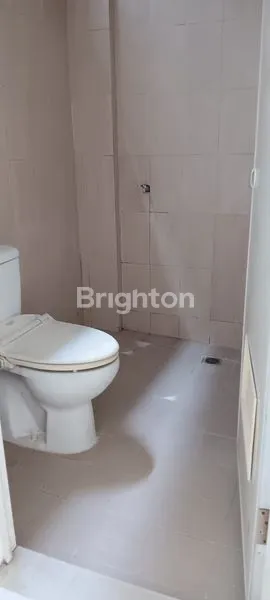 image RUKO STRATEGIS 4 LANTAI DI GROGOL JAKARTA BARAT  (6)