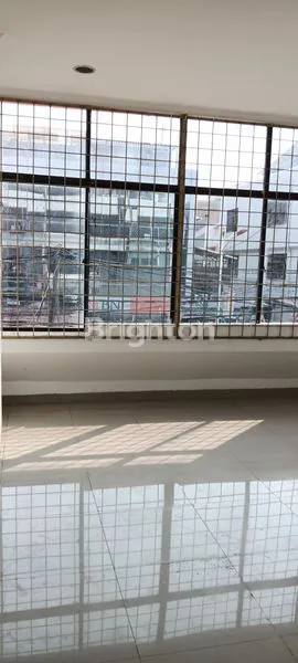 image RUKO STRATEGIS 4 LANTAI DI GROGOL JAKARTA BARAT  (7)