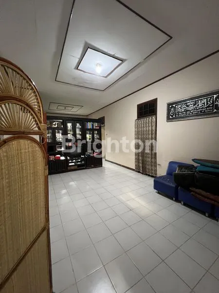 image RUMAH STRATEGIS PINGGIR JALAN DI PANJAITAN (2)