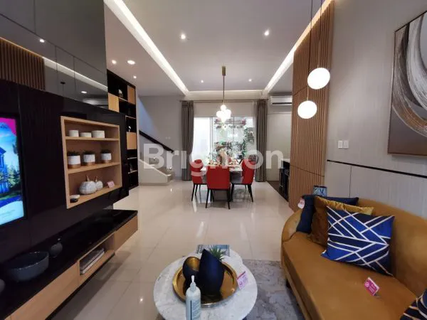 image RUMAH MEWAH FLAMINGO RESIDENCE SERPONG (8)