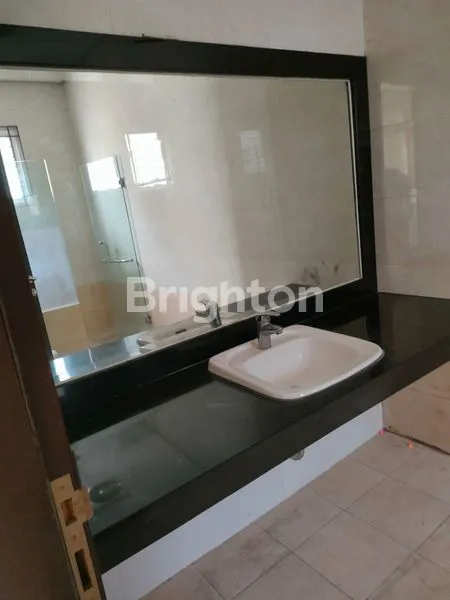 image RUMAH SIAP HUNI BARU RENOV  LOKASI  STRATEGIS @LIPPO CENTRAL - LIPPO KARAWACI (8)