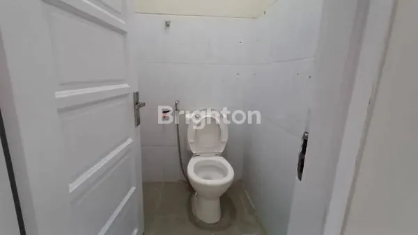 image RUMAH BARU PARKIRAN LUAS DEKAT BIGMALL (5)