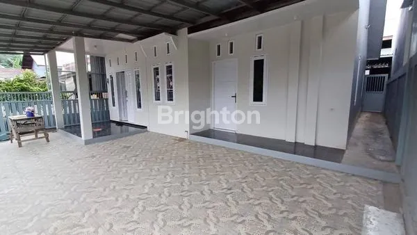 image RUMAH BARU PARKIRAN LUAS DEKAT BIGMALL (1)