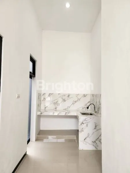 image RUMAH BARU PROSES FINISHING JELIDRO MANUKAN SURABAYA - BARAT (7)