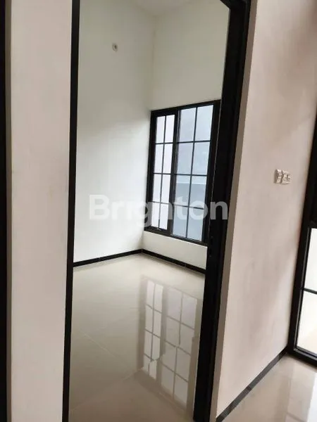 image RUMAH BARU PROSES FINISHING JELIDRO MANUKAN SURABAYA - BARAT (5)