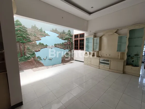 image DISEWAKAN RUMAH TAMAN PONDOK INDAH WIYUNG SIAP HUNI SANGAT TERAWAT (3)