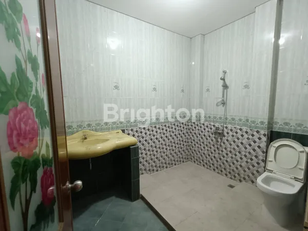 image DISEWAKAN RUMAH TAMAN PONDOK INDAH WIYUNG SIAP HUNI SANGAT TERAWAT (5)