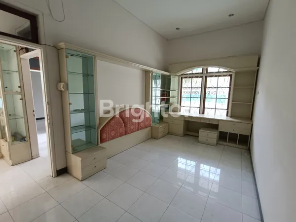image DISEWAKAN RUMAH TAMAN PONDOK INDAH WIYUNG SIAP HUNI SANGAT TERAWAT (6)