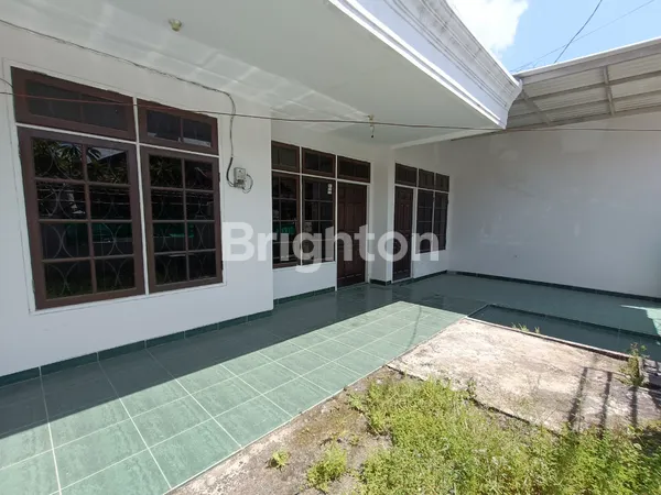 image DISEWAKAN RUMAH TAMAN PONDOK INDAH WIYUNG SIAP HUNI SANGAT TERAWAT (8)