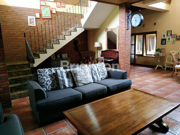 image RUMAH ARTISTIK BAGUS SEKALI PERUMAHAN GRAHA CANDI SOBA KOTA SALATIGA (8)