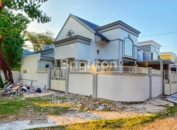 image RUMAH HOOK GRAHA KEBRAON REGENCY SURABAYA BARAT (2)