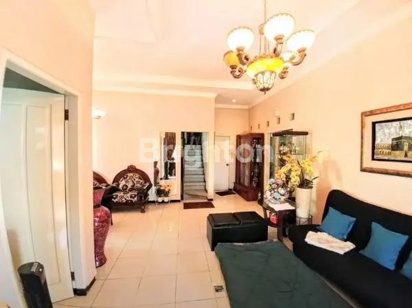 image RUMAH MEWAH 2 LT HOOK SEMI FURNISHED  DESIGN TROPICAL MODERN LUAS DAN ASRI DI AREA SUHAT KOTA MALANG (2)