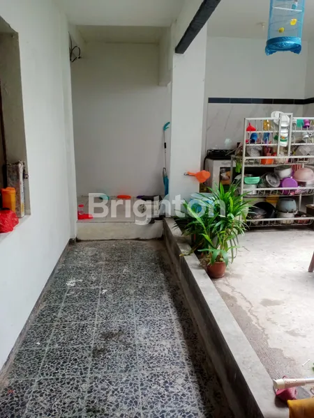 image DIJUAL RUMAH SECOND 2 LANTAI MANYAR REJO, HADAP FAVORIT, DEKAT KE TENGAH KOTA LOKASI STRATEGIS  (2)