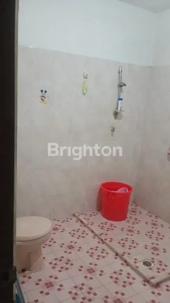 image DIJUAL RUMAH SECOND 2 LANTAI MANYAR REJO, HADAP FAVORIT, DEKAT KE TENGAH KOTA LOKASI STRATEGIS  (4)