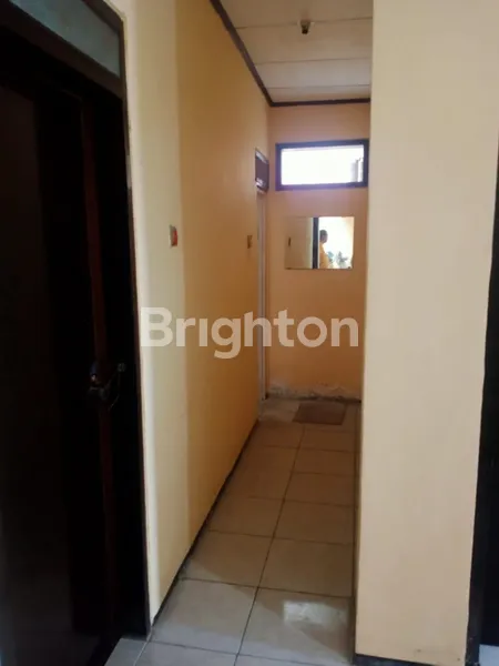 image DIJUAL RUMAH SECOND 2 LANTAI MANYAR REJO, HADAP FAVORIT, DEKAT KE TENGAH KOTA LOKASI STRATEGIS  (8)