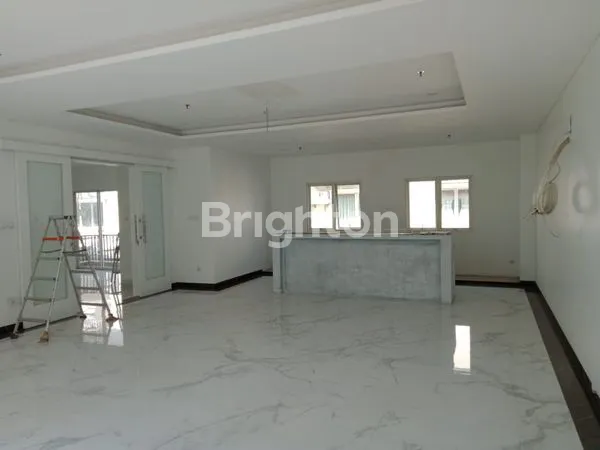 image RUMAH MEWAH THE VILLAS MOI KELAPA GADING (8)