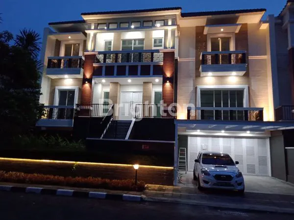 image RUMAH MEWAH THE VILLAS MOI KELAPA GADING (1)