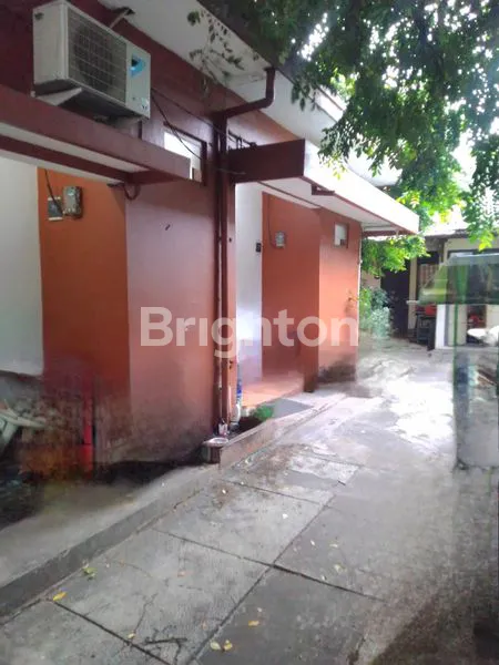 image DIJUAL RUMAH LOKASI STRATEGIS DI PEJOMPONGAN BENDUNGAN HILIR JAKARTA PUSAT (3)