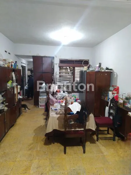 image DIJUAL RUMAH LOKASI STRATEGIS DI PEJOMPONGAN BENDUNGAN HILIR JAKARTA PUSAT (5)