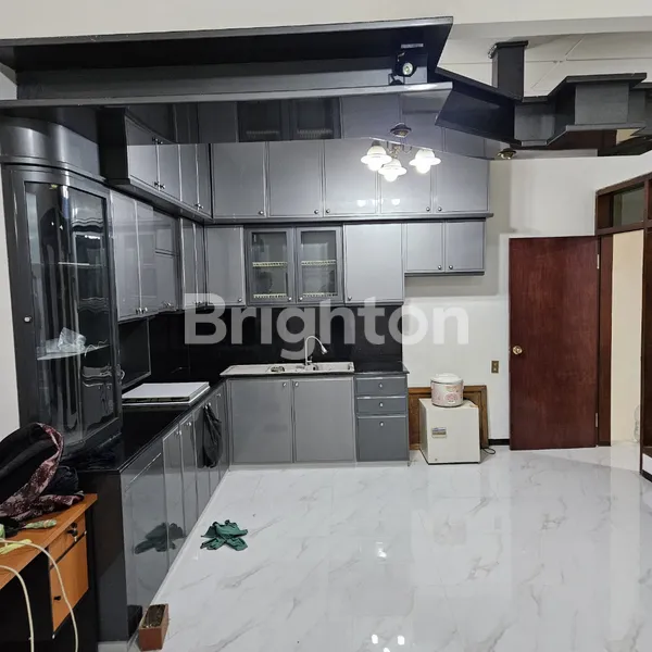 image RUMAH FULL FURNISH JL DHARMAHUSADA INDAH UTARA DEKAT MERR, GALAXY MALL, MULYOREJO, KERTAJAYA (6)