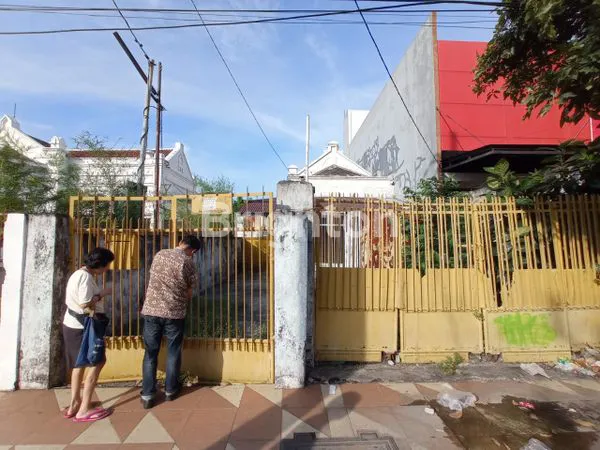 image RAYA KEDUNGSARI RUMAH HITUNG TANAH DI SURABAYA PUSAT COCOK UNTUK USAHA (1)