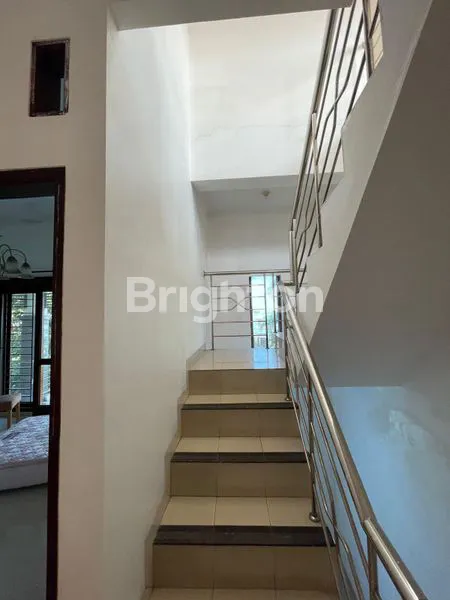 image RUMAH 2 1/2 LANTAI SIAP HUNI DI KOMPLEK ABADI REGENCY SUKASARI BANDUNG (7)