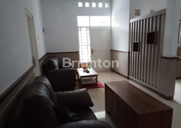 image RUMAH 1 LANTAI FURNISHED POSISI HOOK DI COLOMADU MINIMALIS MODERN ONE GATE SYSTEM (4)