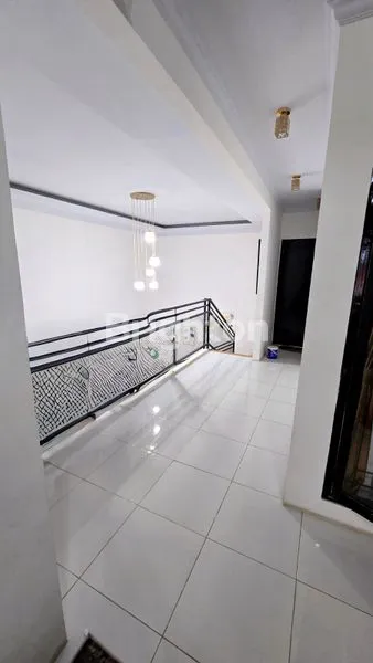 image RUMAH BAGUS 2 LANTAI SEMIFIRNISH DI PERUMAHAN PROLAND CIBINONG (5)