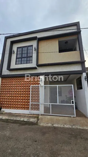 image RUMAH BAGUS 2 LANTAI SEMIFIRNISH DI PERUMAHAN PROLAND CIBINONG (1)