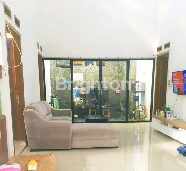 image RUMAH 2 LT LOKASI STRATEGIS DI CIPAYUNG JAKARTA TIMUR (1)