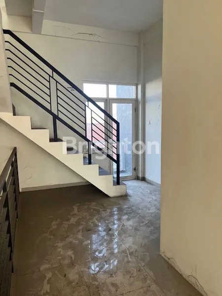 image RUKO 3 LANTAI SIAP PAKAI (6)