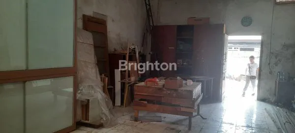 image GUDANG DEKAT JALAN RAYA CENDRAWASIH (4)