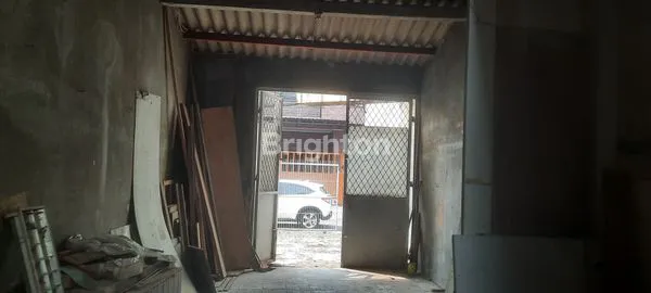 image GUDANG DEKAT JALAN RAYA CENDRAWASIH (8)