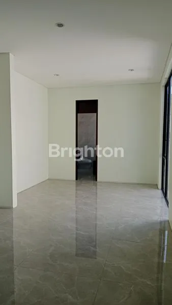 image RUMAH CITRALAND BARU GRESS DISTRIC 9 ADA ROOFTOP TERBUKA (7)